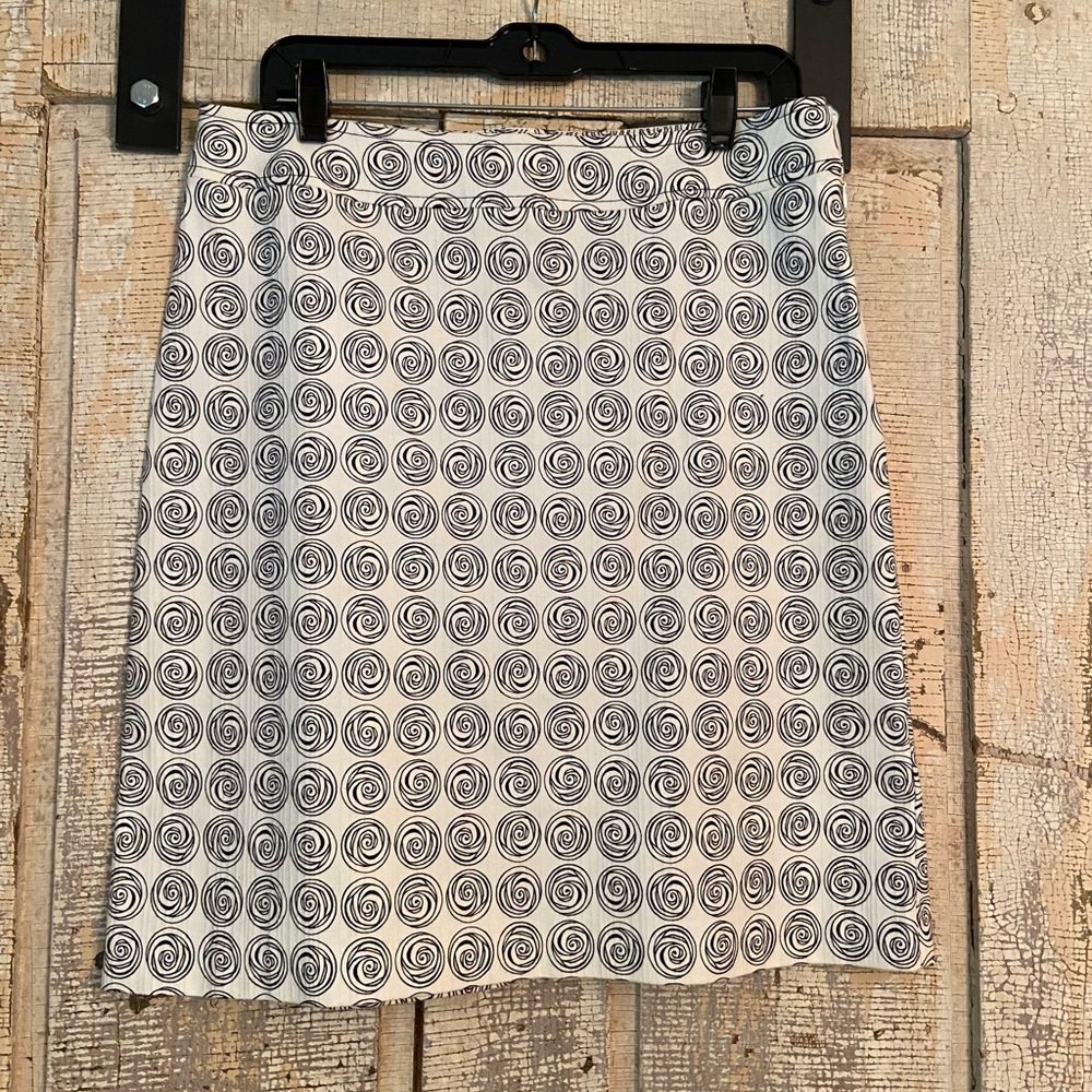 Above the knee skirt